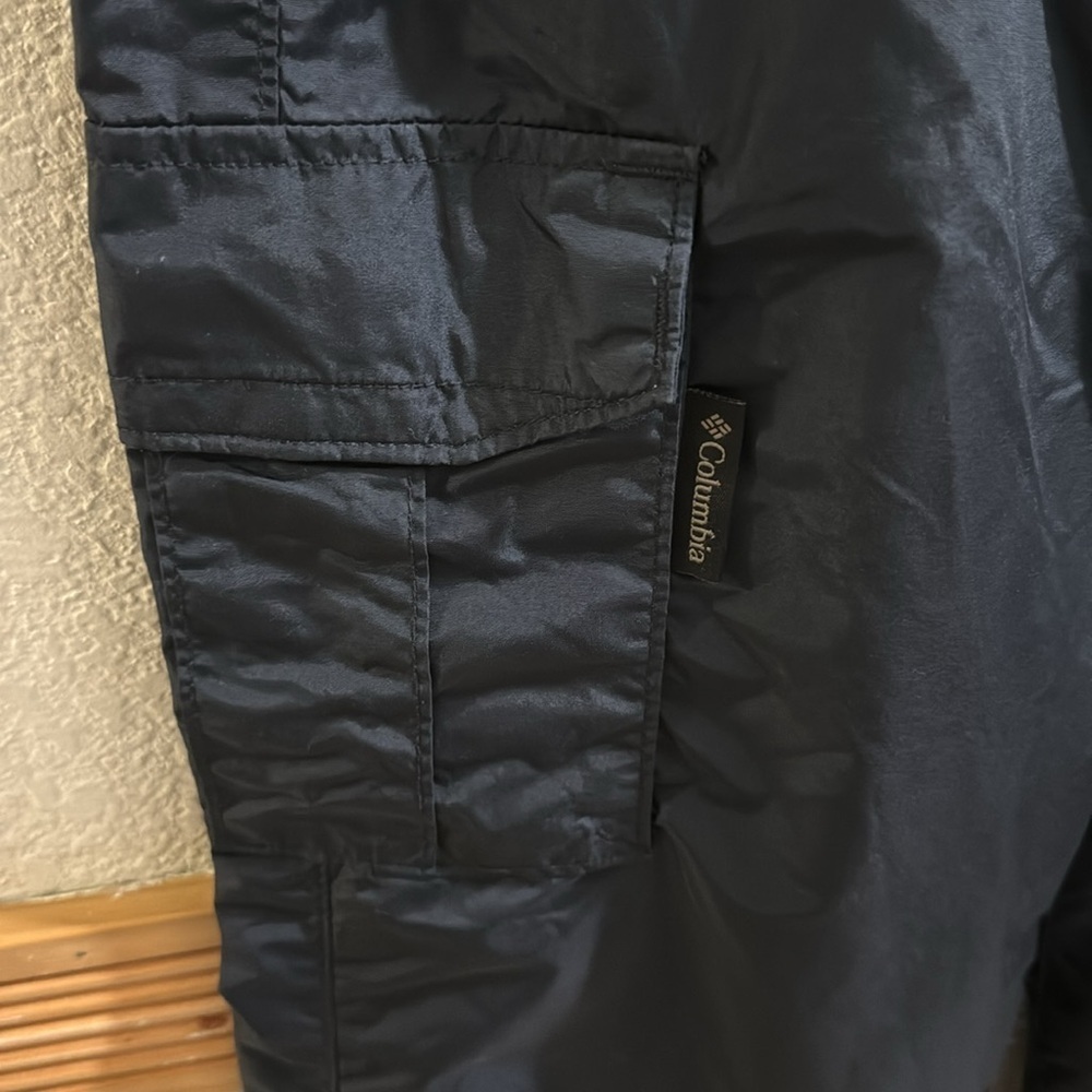 Columbia Sportswear Company black cargo pants size small!! - Picture 5 of 10